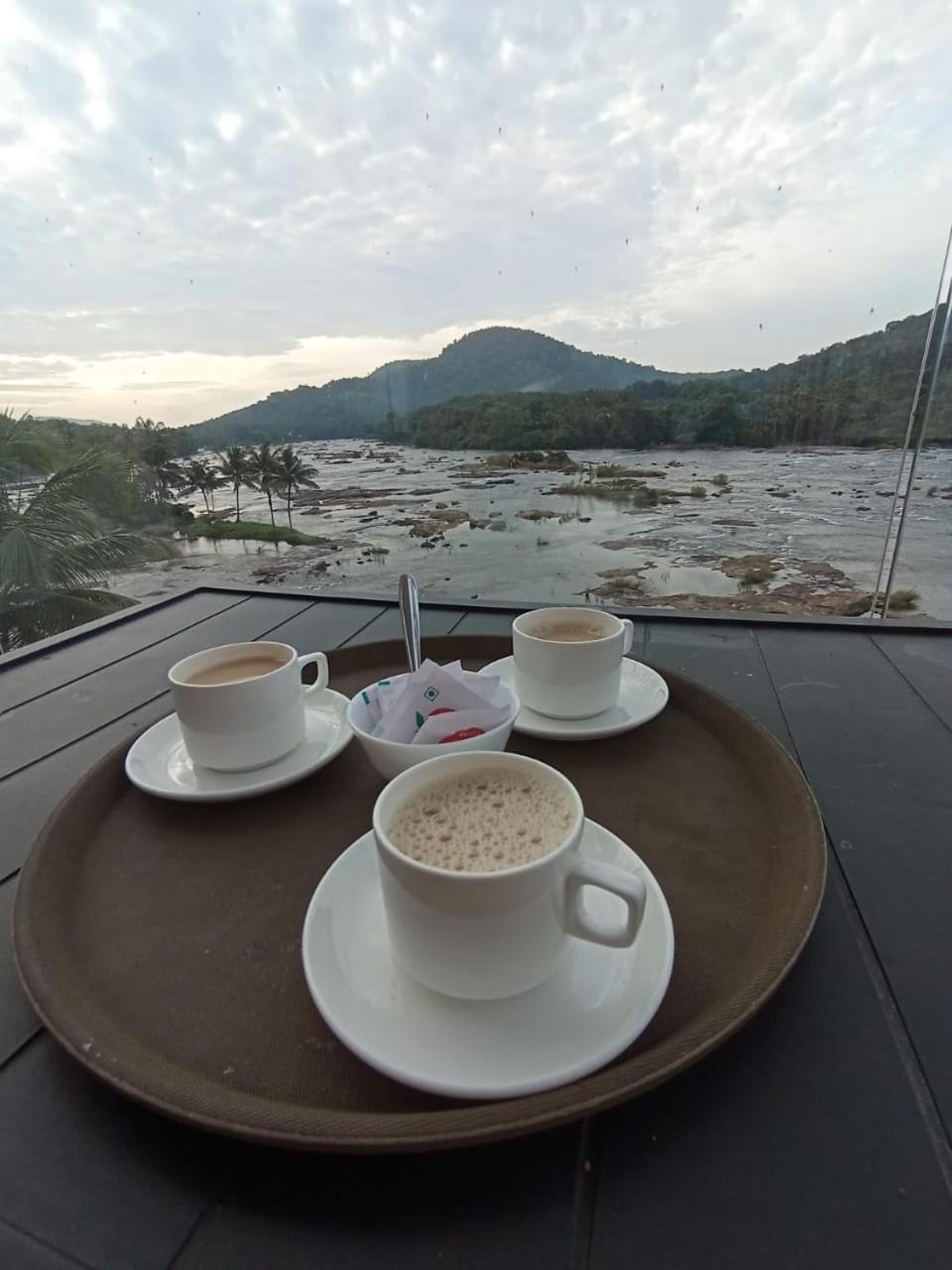 The Anchorage Athirapilly Resort Athirappilly Buitenkant foto