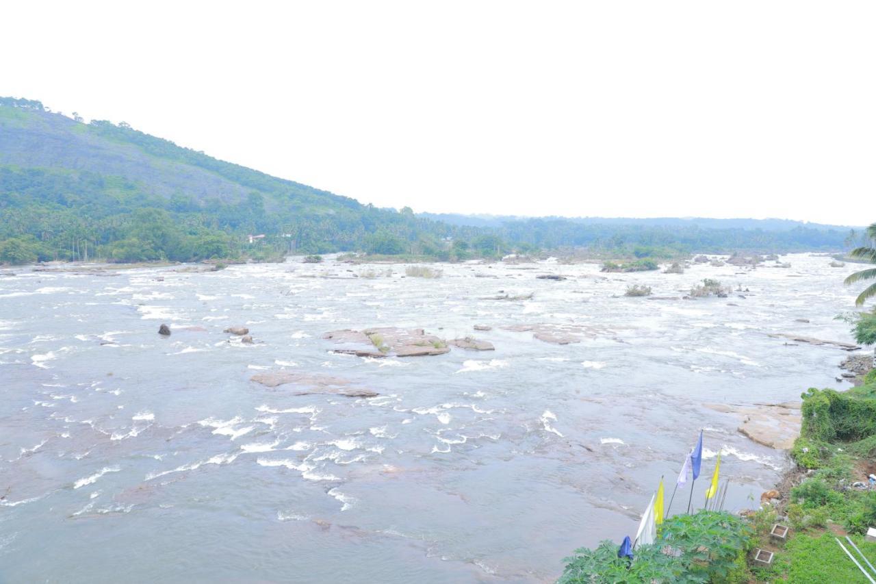 The Anchorage Athirapilly Resort Athirappilly Buitenkant foto